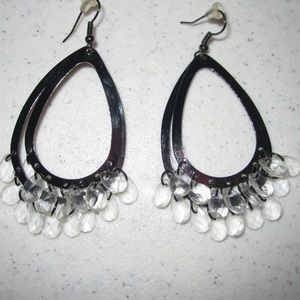 Pierced earrings (3 earrings)